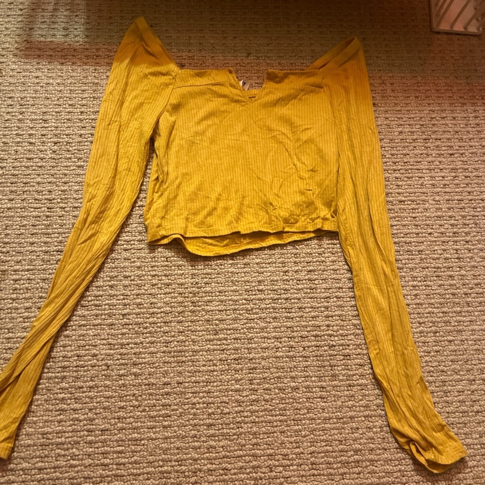 PrettyLittleThing Yellow Long Sleeve Crop Blouse